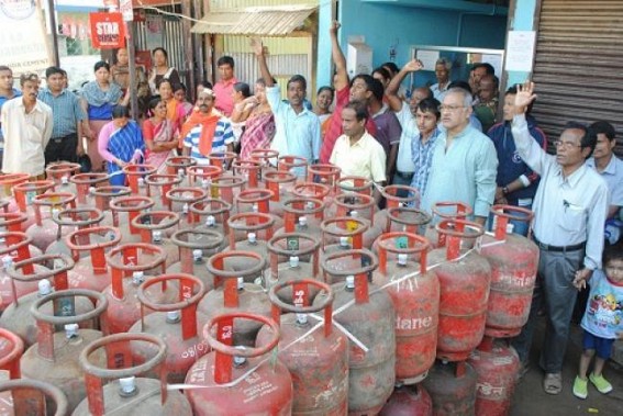 LPG : Govt to take action against five gas agencies